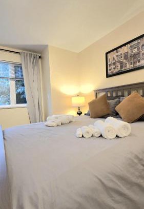 Upper Lonsdale House | Spacious & Cozy House Near Lonsdale, Peaceful North Vancouver Stay