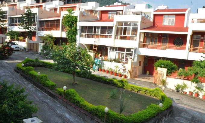 Rishikesh Cottage | Spacious Double Room Near Ram Jhula
