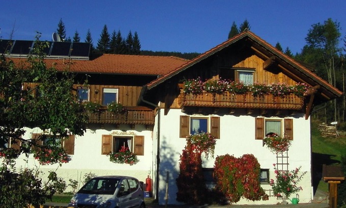 Lohberg Apartment | Spacious double room with south-facing balcony