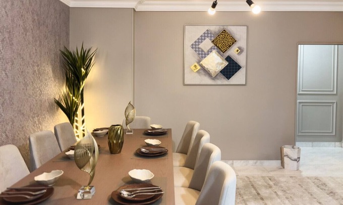 Nasr City House | Spacious 3BR Near Airport + City Stars + Pyramids| Sleeps 10