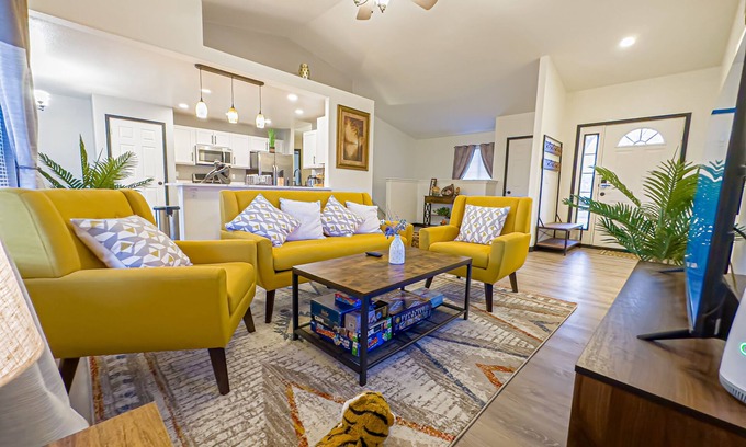 Pueblo West House | Spacious Entire Home near Lake Pueblo State Park - Ideal for Families!