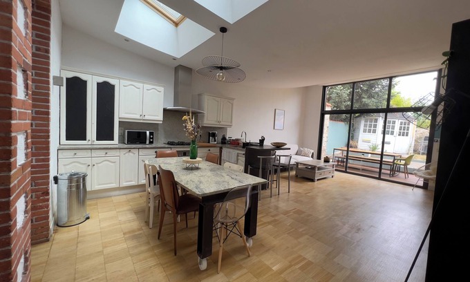 La Roche-sur-Yon House | Spacious family home - Hyper Centre 3 bedrooms + patio | Near train station