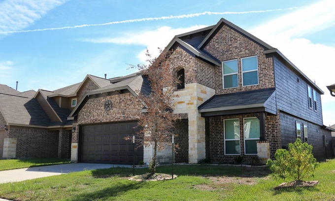 Houston House | Spacious & Family Friendly Home near IAH Airport