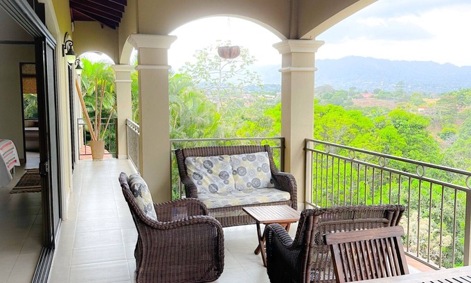 Concepcion House | Spacious family house, great view, pool.