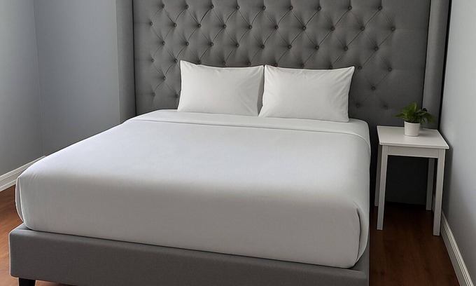 Manchester House | Spacious Family Stay Close to Mall, Hospitals & Manchester Airport