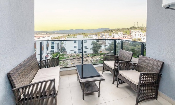 Mumcular Apartment | Spacious Flat with Balcony in Mugla