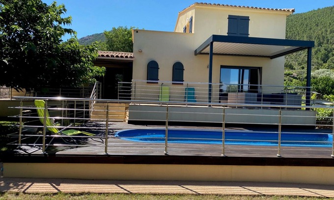 San-Gavino-di-Carbini House | Spacious villa with private pool 10 minutes from the beaches