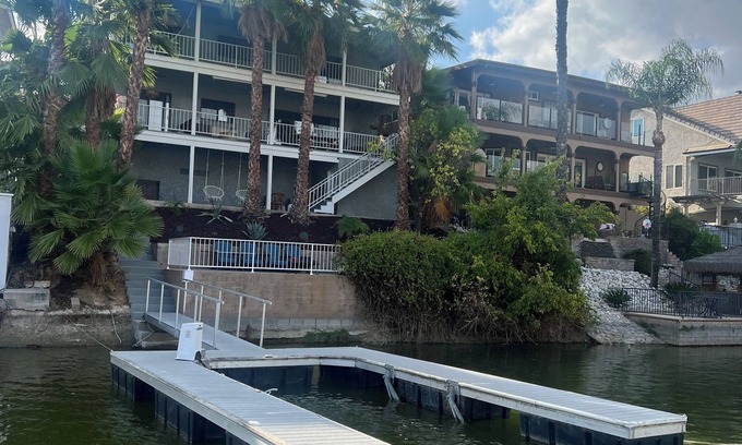 Canyon Lake House | Spacious fully remodeled lakefront 5-bedroom house in beautiful Canyon Lake