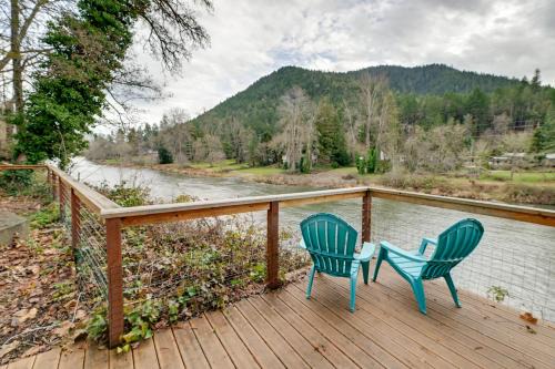 Grants Pass House | Spacious Grants Pass Home with Hot Tub and River Views