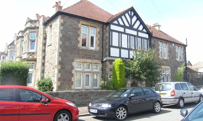 Weston-super-Mare Condo | Spacious Holiday Apartment near the Sea