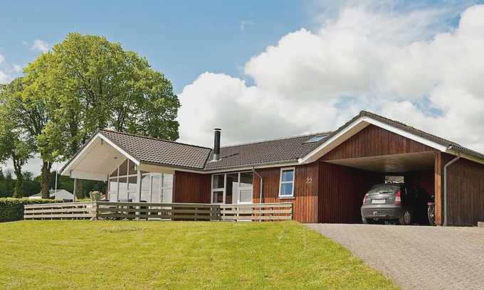 Grønninghoved Strand House | Spacious Holiday Home in Sjolund with Sauna