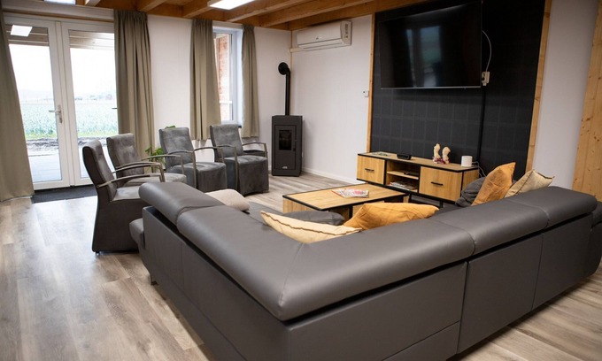 Municipality of Oirschot House | Spacious holiday home in Oirschot near forest