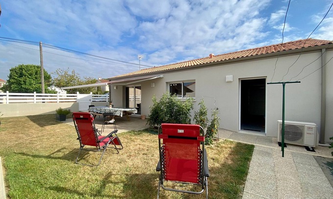 Chauve Cottage | Spacious Home near Beaches with Garden, Terrace & Family Amenities