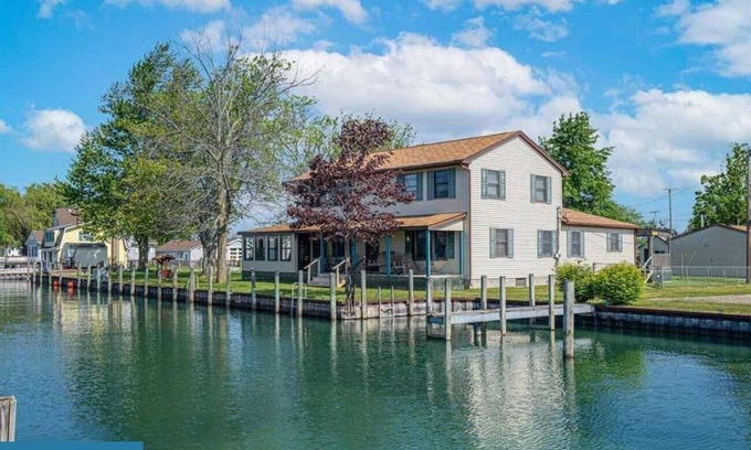 Harsens Island House | Spacious Home Off Lake St Clair On Harsens Island