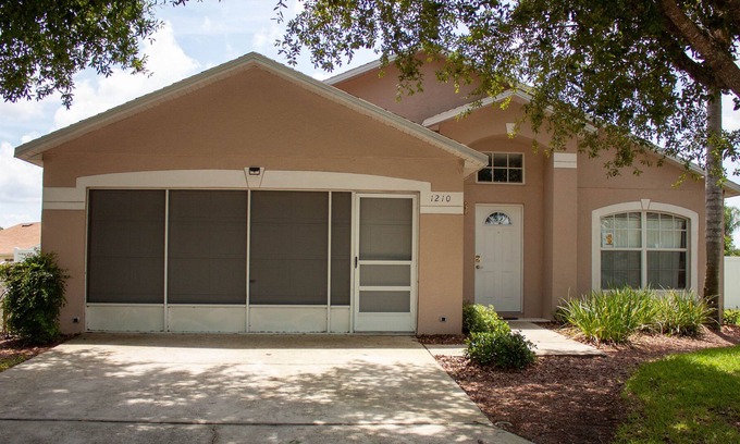 Clear Creek House | Spacious Home Southern Exposure Pool, Free Pool Heat, WiFi, Gameroom and more