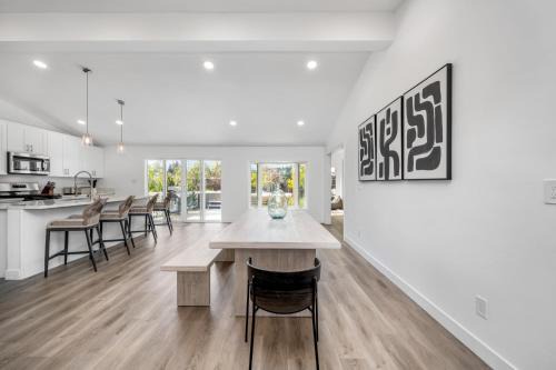 Linda Vista House | Spacious Home with 7 Beds minutes from Mission Bay