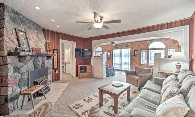 Chetek House | Spacious Home with Deck on Lake Chetek!