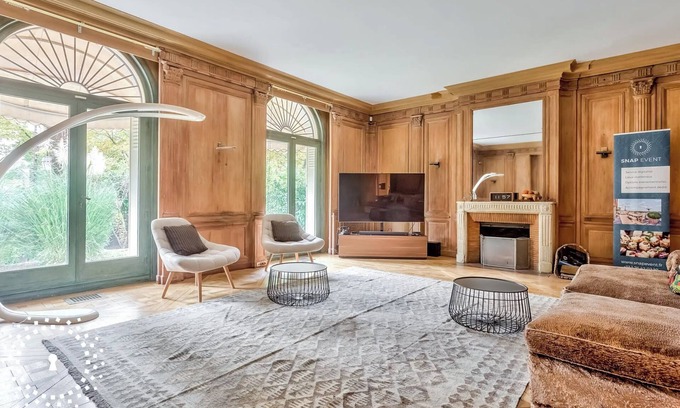 Neuilly-sur-Seine House | Spacious house, perfect for a family. Opposite the Jardin de l'Acclimatation.