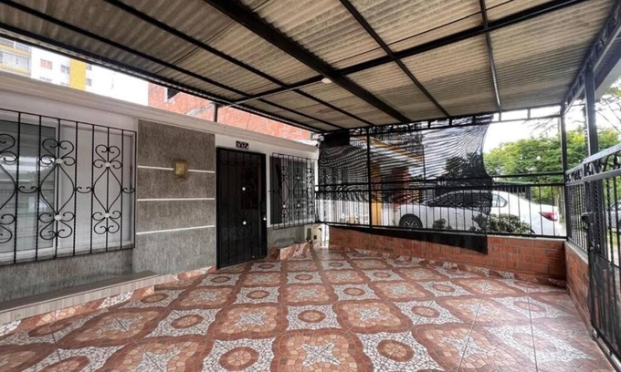 Pereira House | Spacious house close to UKUMARI and CONSOTA park wifi, private parking, 3bedrooms