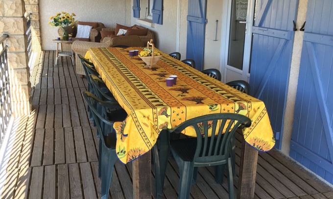 Cornillon Apartment | Spacious house in a peaceful setting between Ardèche and Provence in Goudargues