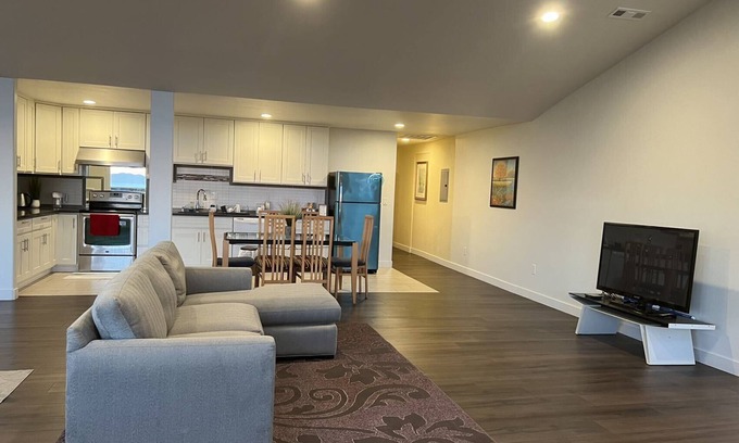 El Cerrito House | Spacious House in El Cerrito with bay view