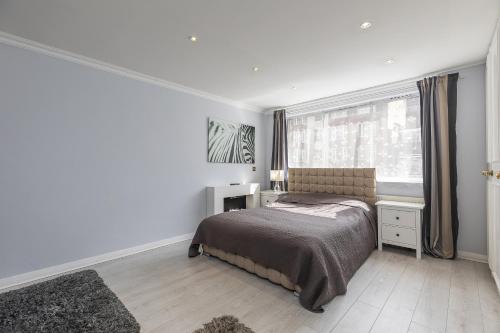 City of Westminster Apartment | Spacious House Near Hyde Park & Oxford Street