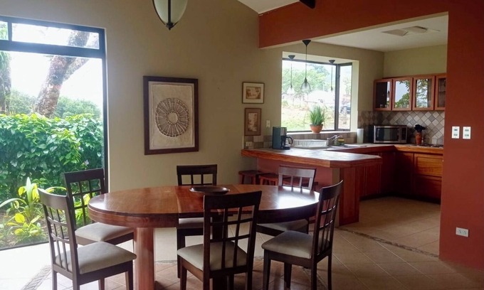 Aguacate House | Spacious house with spectacular views of the lake and Arenal volcano