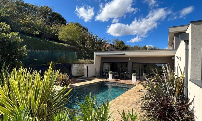 Deyme Villa | Spacious house with swimming pool near Canal du Midi