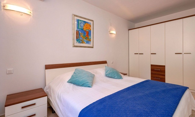 Krizna luka Apartment | Spacious Hvar Town 3 Bedroom Apartment With Large Terrace