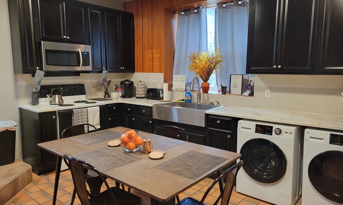 Corryville Apartment | Spacious Industrial split level with private balcony