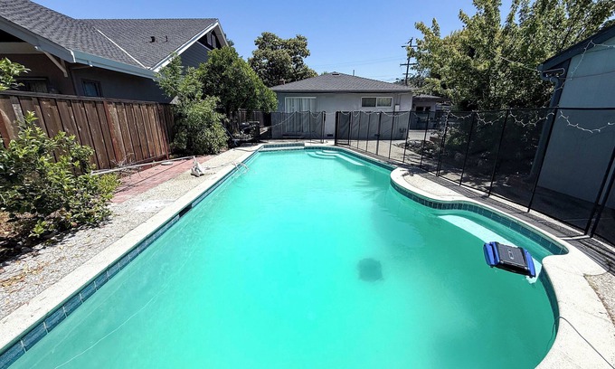 Los Gatos House | Spacious Los Gatos 4BR Retreat w/Pool Near Silicon Valley