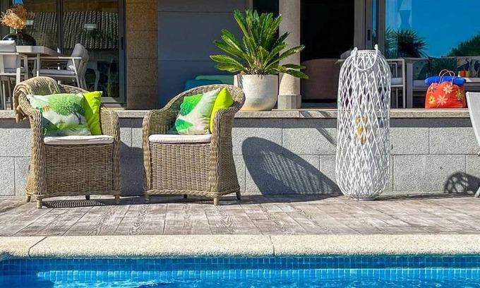 Montalvo House | Spacious, luxurious and comfortable Villa. Located on the beach of Montalvo.