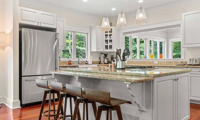 Egremont House | Spacious luxury near Catamount Ski Resort