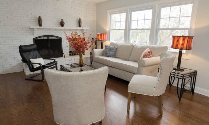 West Freehold House | Spacious Modern Home in West Freehold