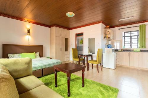 Ngara West Apartment | Spacious Penthouse Rooftop Studio with King bed