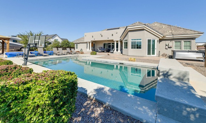 San Tan Valley House | Spacious Queen Creek Home w/ Hot Tub & Pool!