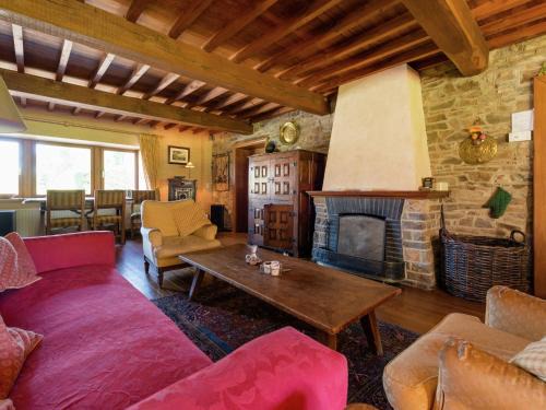 Rendeux Villa | Spacious Retreat in Warizy