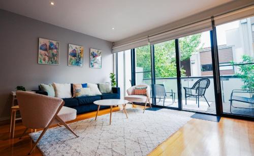 Richmond North House | Spacious Richmond Home - Walk to MCG, Venues & CBD