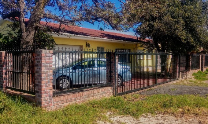 Gordon's Bay Villa | Spacious Riverside Villa with Indoor Braai