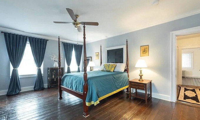 Orange House | Spacious room in ca. 1830 home