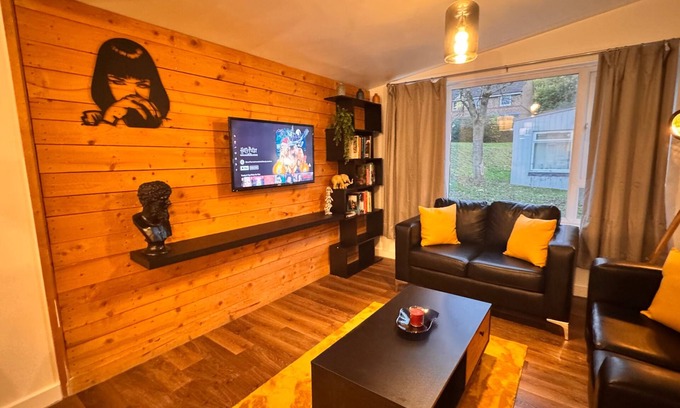 Sheffield City Centre House | Spacious Sheffield Lodge