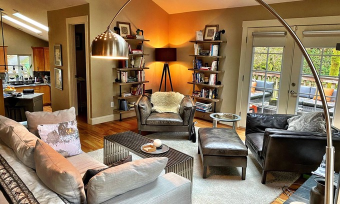 Arlington Heights House | SPACIOUS, STUNNING Gathering Spot in Portland Heights
