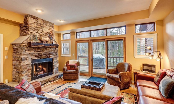 Warrior's Mark House | Spacious townhome, walk to downtown, private hot tub!