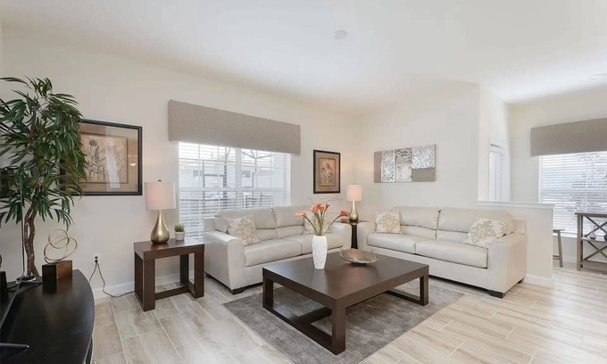 Kissimmee House | Spacious Townhome w/Pool – Storey Lake