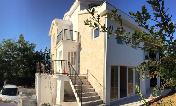 Radovici House | Spacious villa Patrick House with beautiful view of Tivat Bay