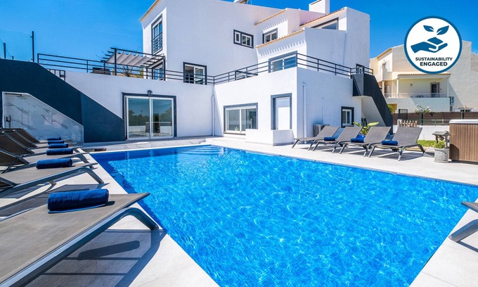 Pera Villa | Spacious Villa: Jacuzzi, Cinema & Heatable Pool