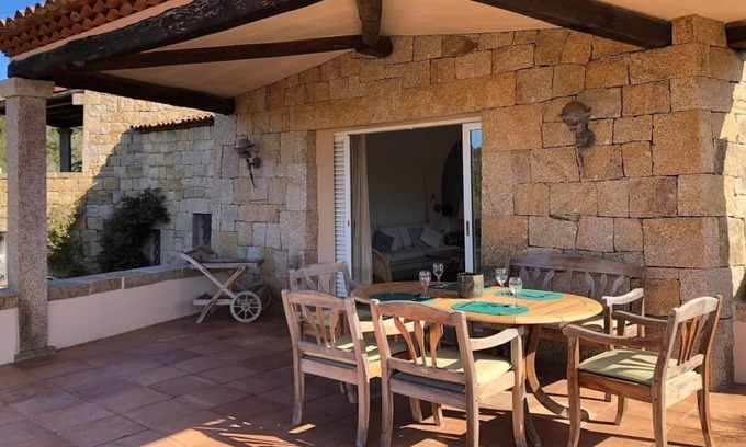 San Pantaleo Villa | Spacious villa with 4 bedrooms, swimming pool and 4 ha of land
