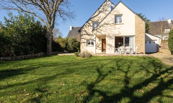 Carnac Villa | Spacious Villa with Garden, WiFi, Near Beach & Town - Carnac, Sleeps 8