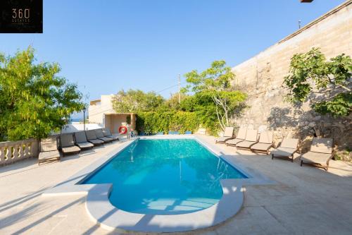 St. Paul's Bay Villa | Spacious Villa with Private Pool & BBQ in St'Pauls by 360 Estates