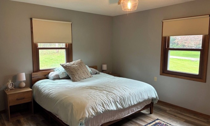 Hart House | Spacious Vintage Up North Home. Family-Friendly!